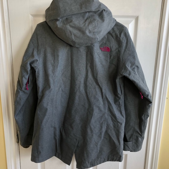 The North Face Women’s Jacket - Picture 10 of 15